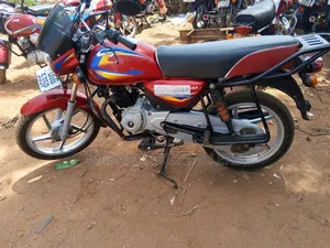 Bajaj Boxer 125 2024 Red