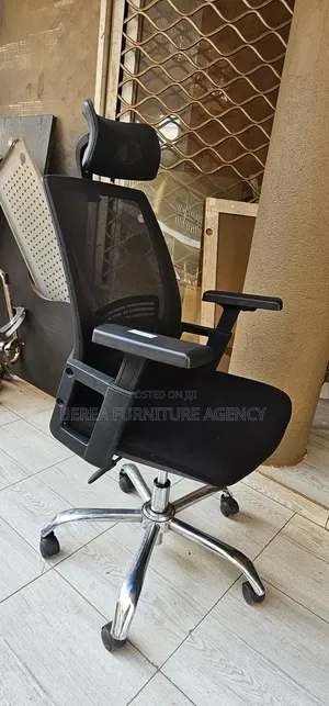 High End Mesh Adjustable Black Office Chair