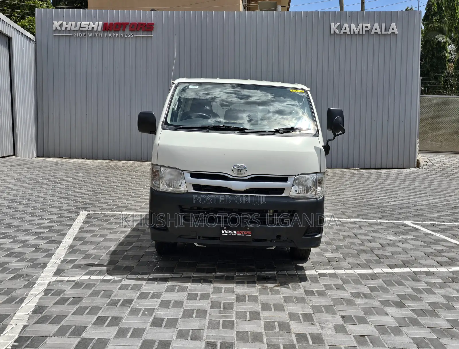 Toyota HiAce 2012 White