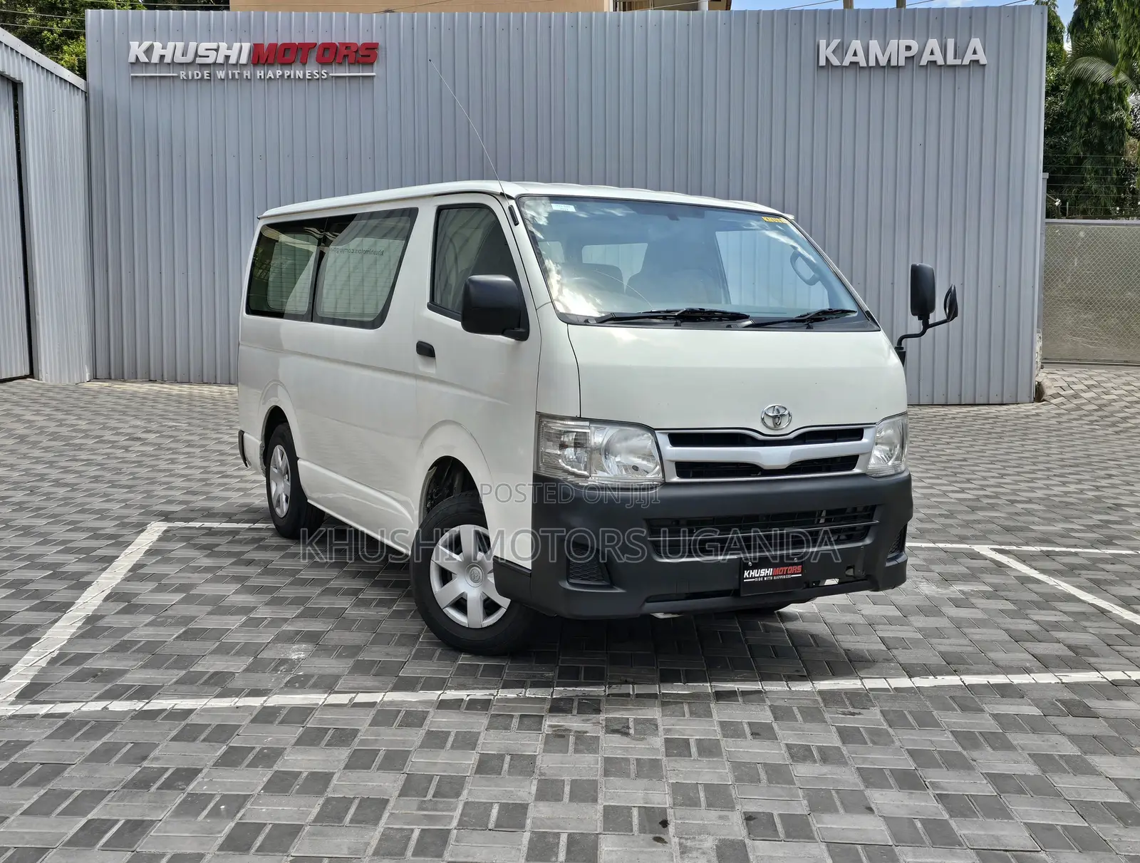 Toyota HiAce 2012 White