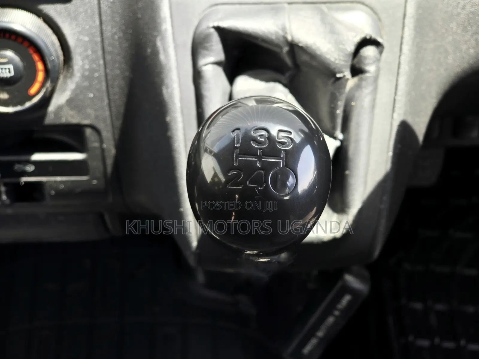Toyota HiAce 2012 White