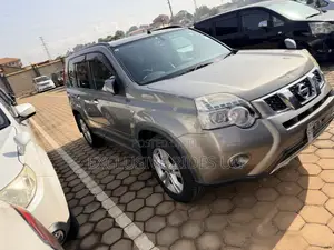 Nissan X-Trail 2012 Gold
