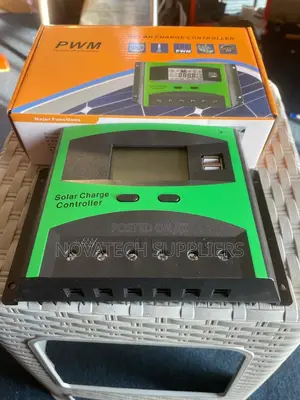 50a Solar Battery Charging Regulator- Green and Black Color