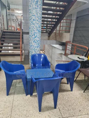 Generally Plastic Chairs and Table for Outdoor Bar