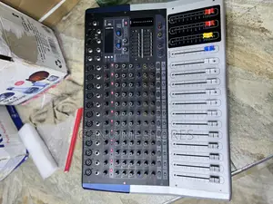 Yamaha Pro Amp Mixer (Kv-12) / Professional Mixer