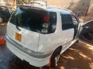 Toyota Raum 2002 White