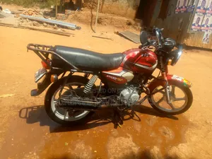 TVS HLX 125 2017 Red