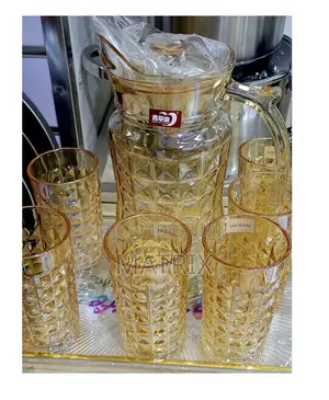 Water Jug With 6 Glasses