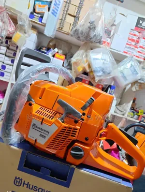 Husqvarna 365 Chain Saw / Power Saw