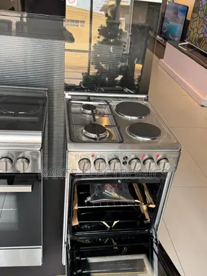 Hisense 50 by 50 2+2 Cooker