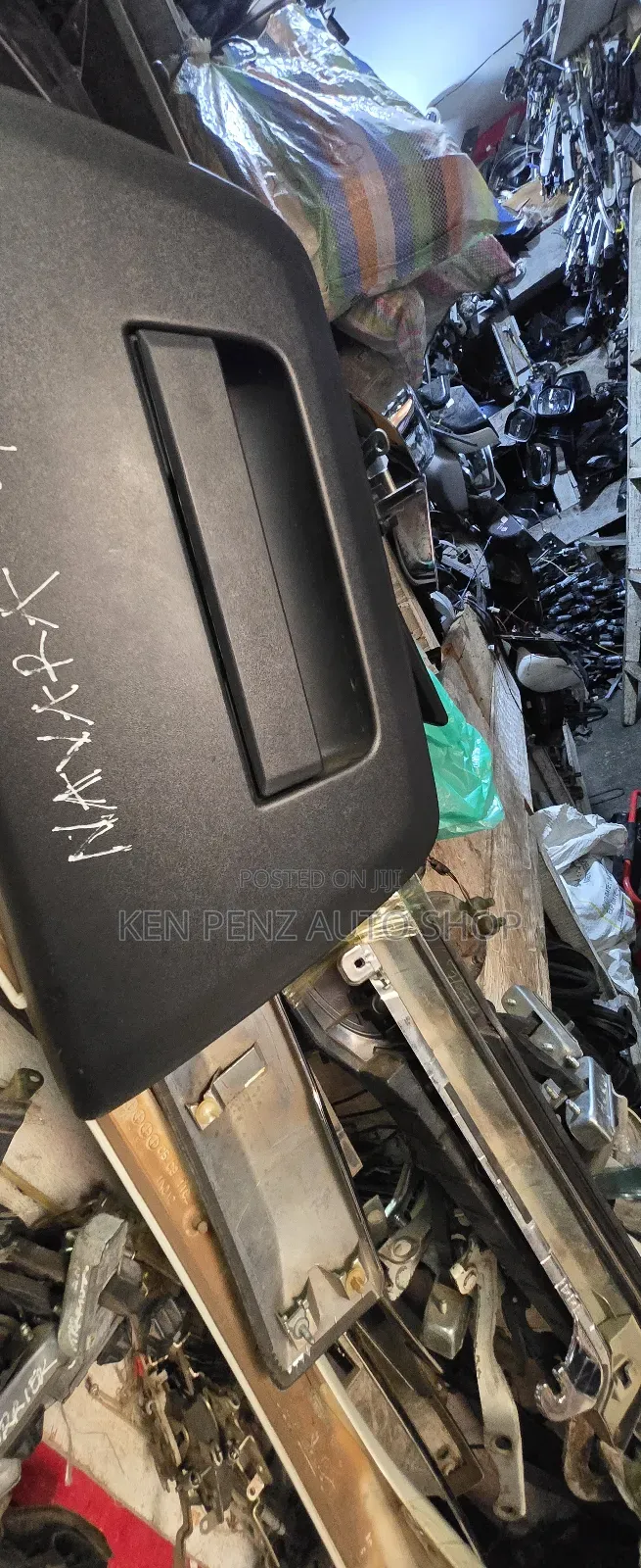 Nissan Navara 2005 - 2015 Tail Gate Handle