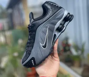Men’S Classic Nike Shox R4 Sneaker