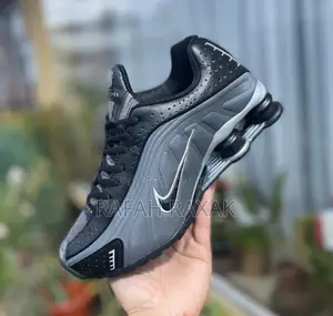 Men’S Classic Nike Shox R4 Sneaker