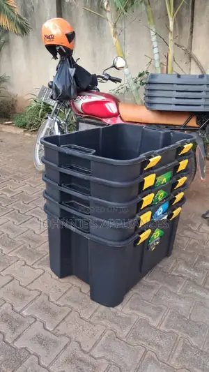 Heavy-Duty Storage Tote Box With Lockable Latches –150l