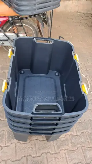 Heavy-Duty Storage Tote Box With Lockable Latches –150l