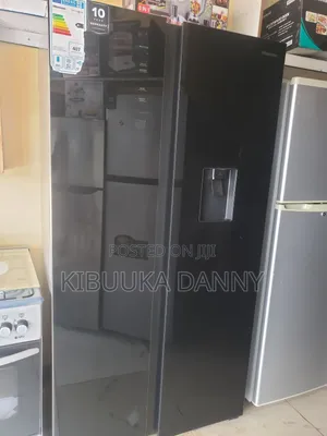 Hisence 670 Litres Glass Doors Side by Side