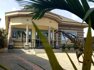 4bdrm House in Housing, Wakiso / Wakiso for sale