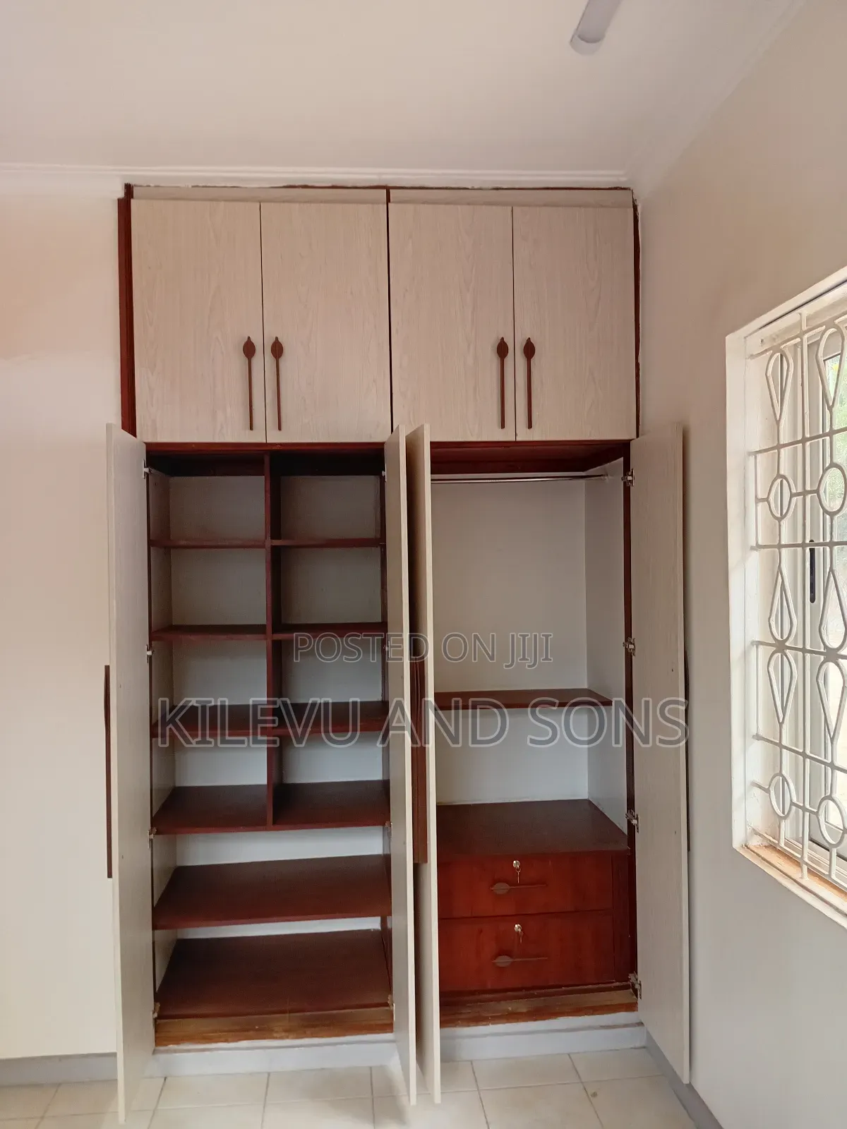 In Build Wardrobe