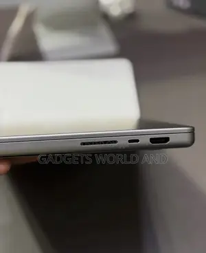 New Laptop Apple MacBook Pro 16GB Apple M1 Pro SSD 512GB
