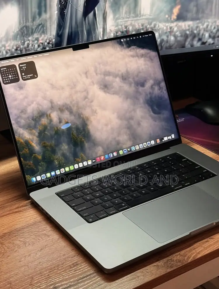 New Laptop Apple MacBook Pro 16GB Apple M1 Pro SSD 512GB