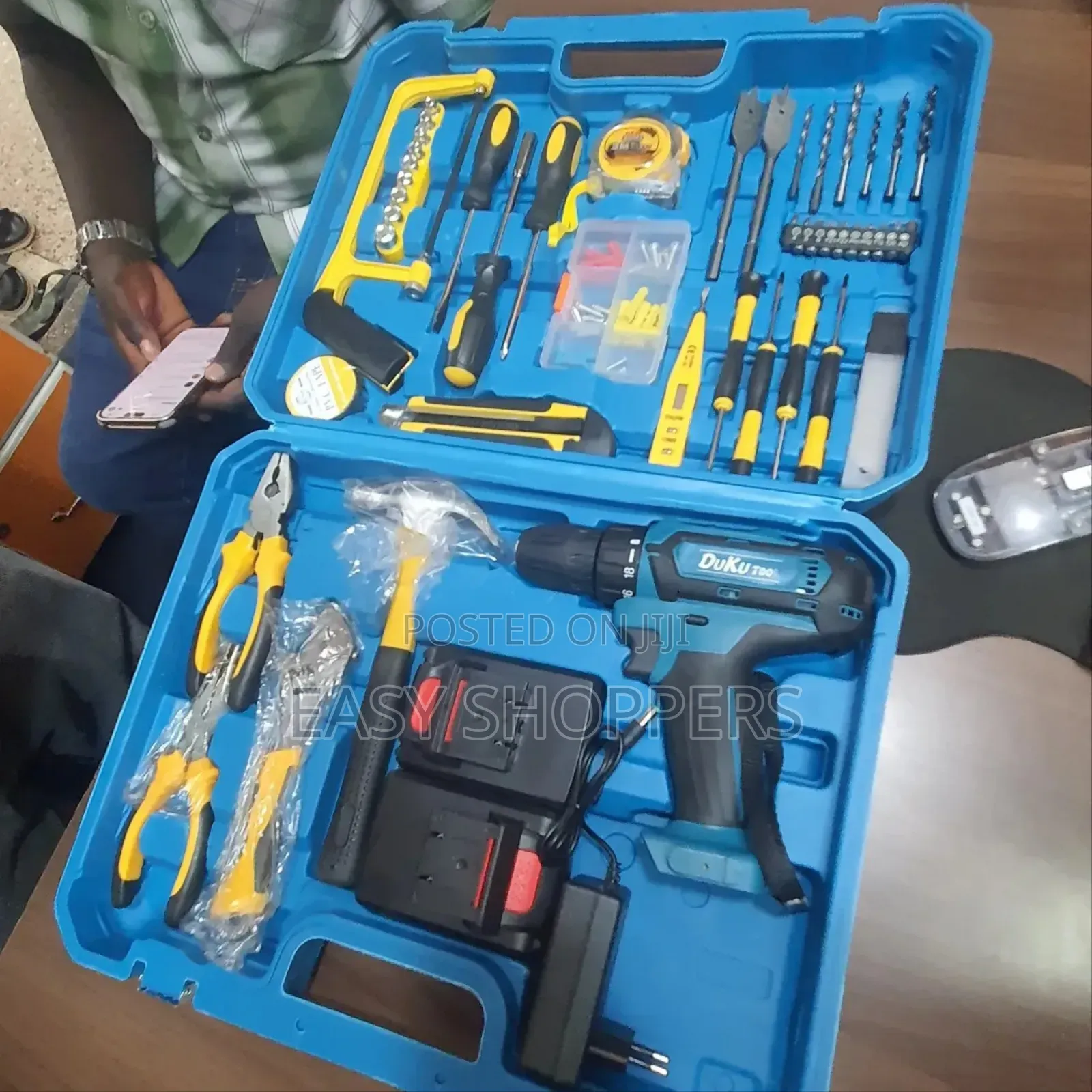 Duku Cordless Drill Tool Set 24v 2 Battery and Charger