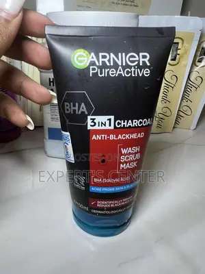 Garnier 3in 1 Charcoal Scrub