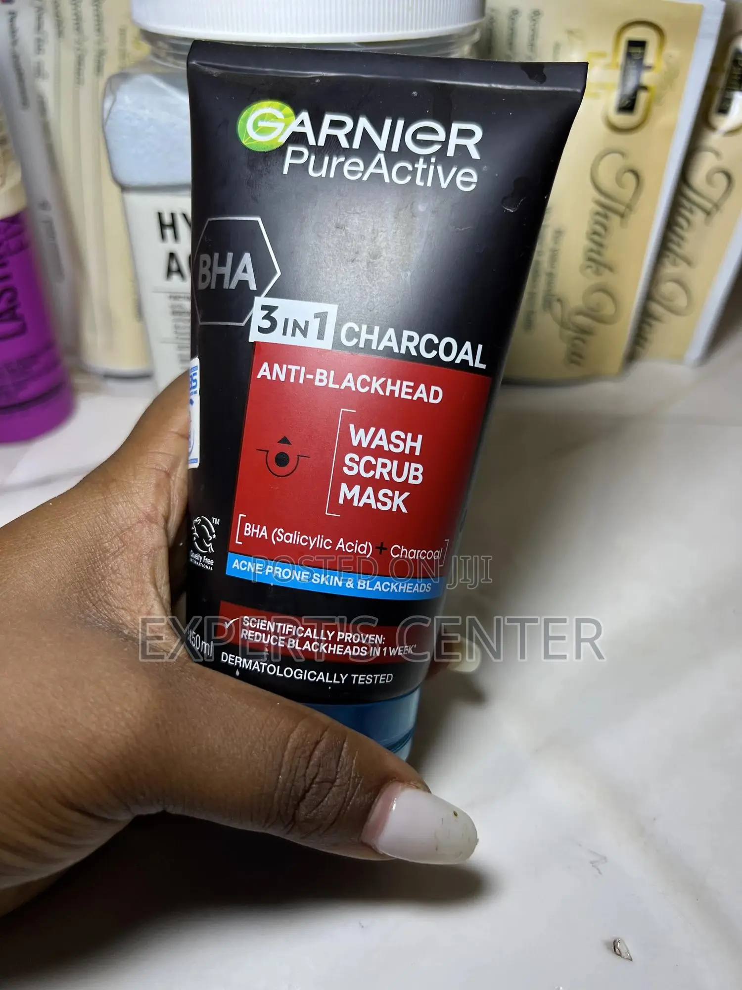 Garnier 3in 1 Charcoal Scrub