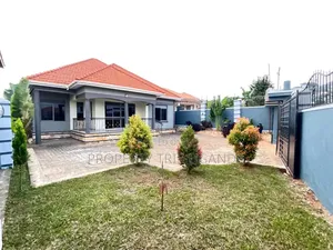 4bdrm House in Akright, Ssisa for sale