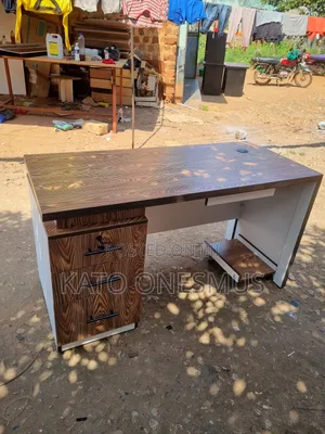 1.4 Metered Desk