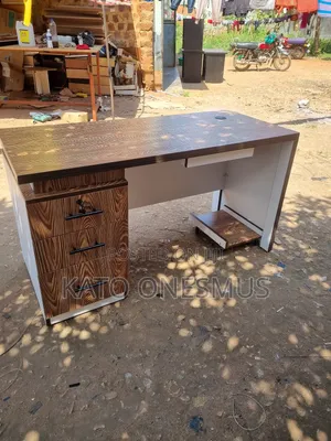 1.4 Metered Desk