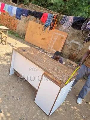 1.4 Metered Desk