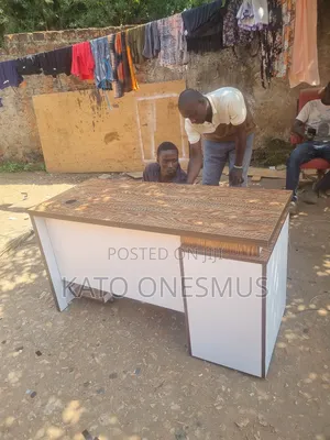 1.4 Metered Desk