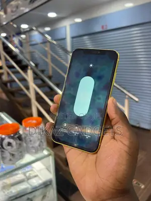 New Apple iPhone 11 64 GB Yellow