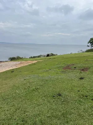 2 Acres of Land in Kihindi Nkokonjeru Touching on Lake Victoria