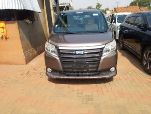 Toyota Noah 1.8 FWD Hybrid (7 seater) 2014 Silver