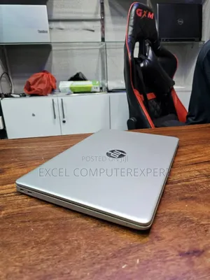 New Laptop HP 14S 8GB Intel Core I7 SSD 256GB