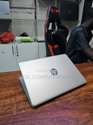 New Laptop HP 14S 8GB Intel Core I7 SSD 256GB