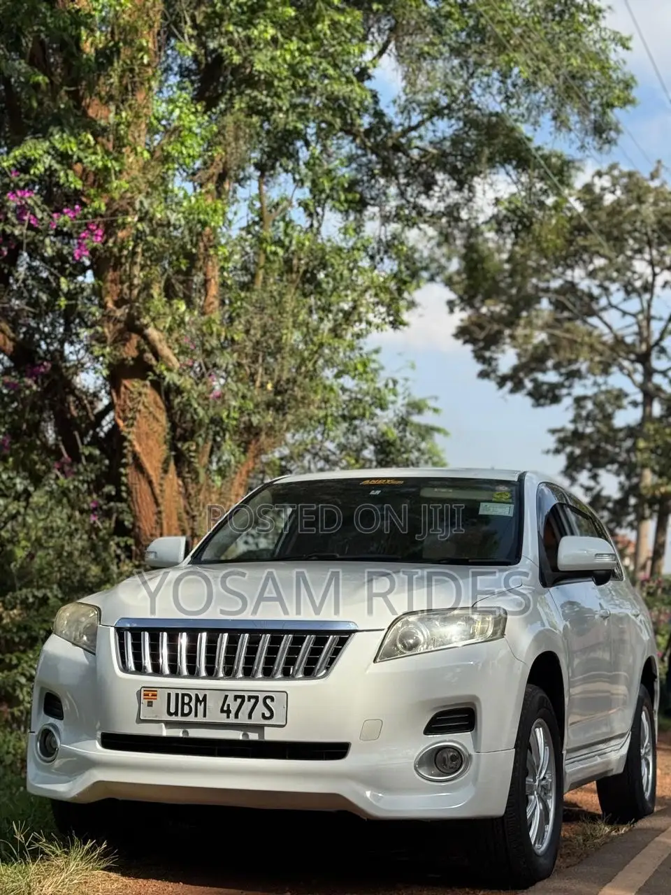 Toyota Vanguard 2010 White