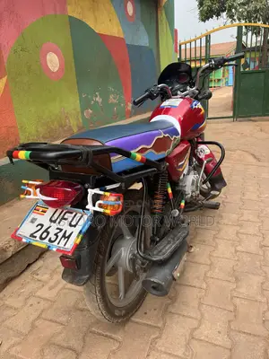 Bajaj CT 125X 2023 Red