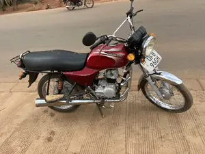 Bajaj Boxer 100 2021 Red