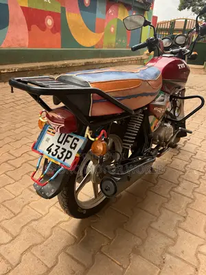 TVS HLX 125 2022 Red