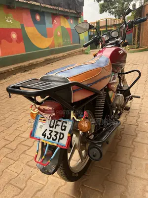 TVS HLX 125 2022 Red