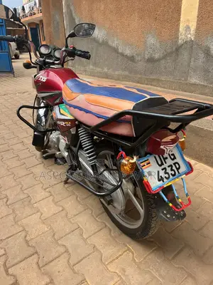 TVS HLX 125 2021 Red