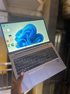 Laptop HP ZBook Firefly 15 G7 32GB Intel Core I7 SSD 512GB