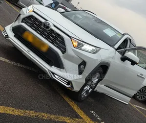 Toyota RAV4 2019 White