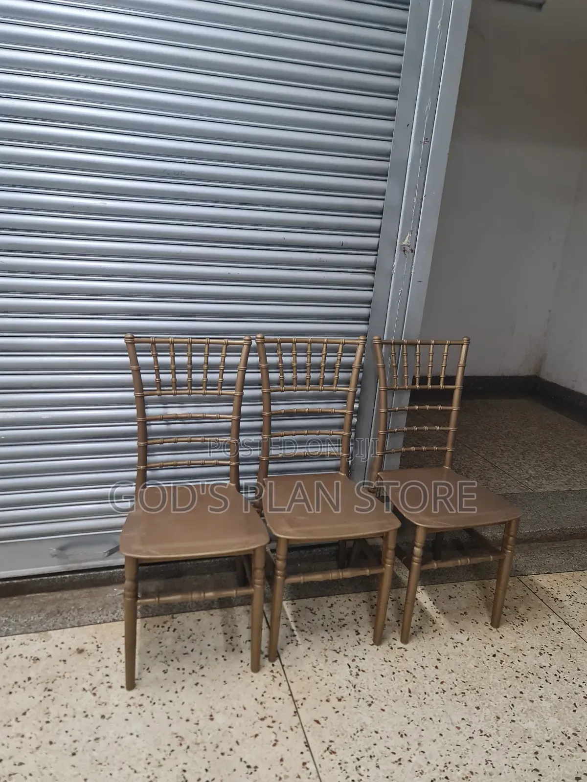 Prime Brown Plastic Vip Golden Chairs