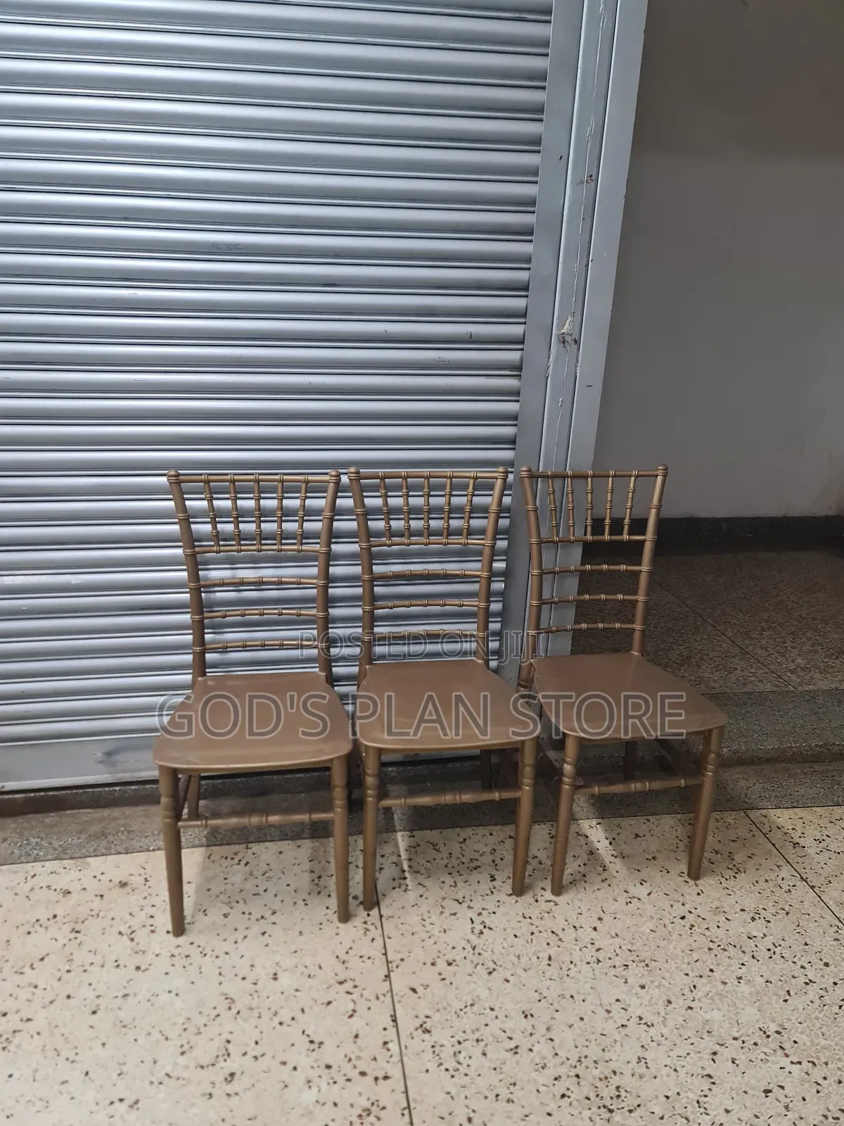 Prime Brown Plastic Vip Golden Chairs