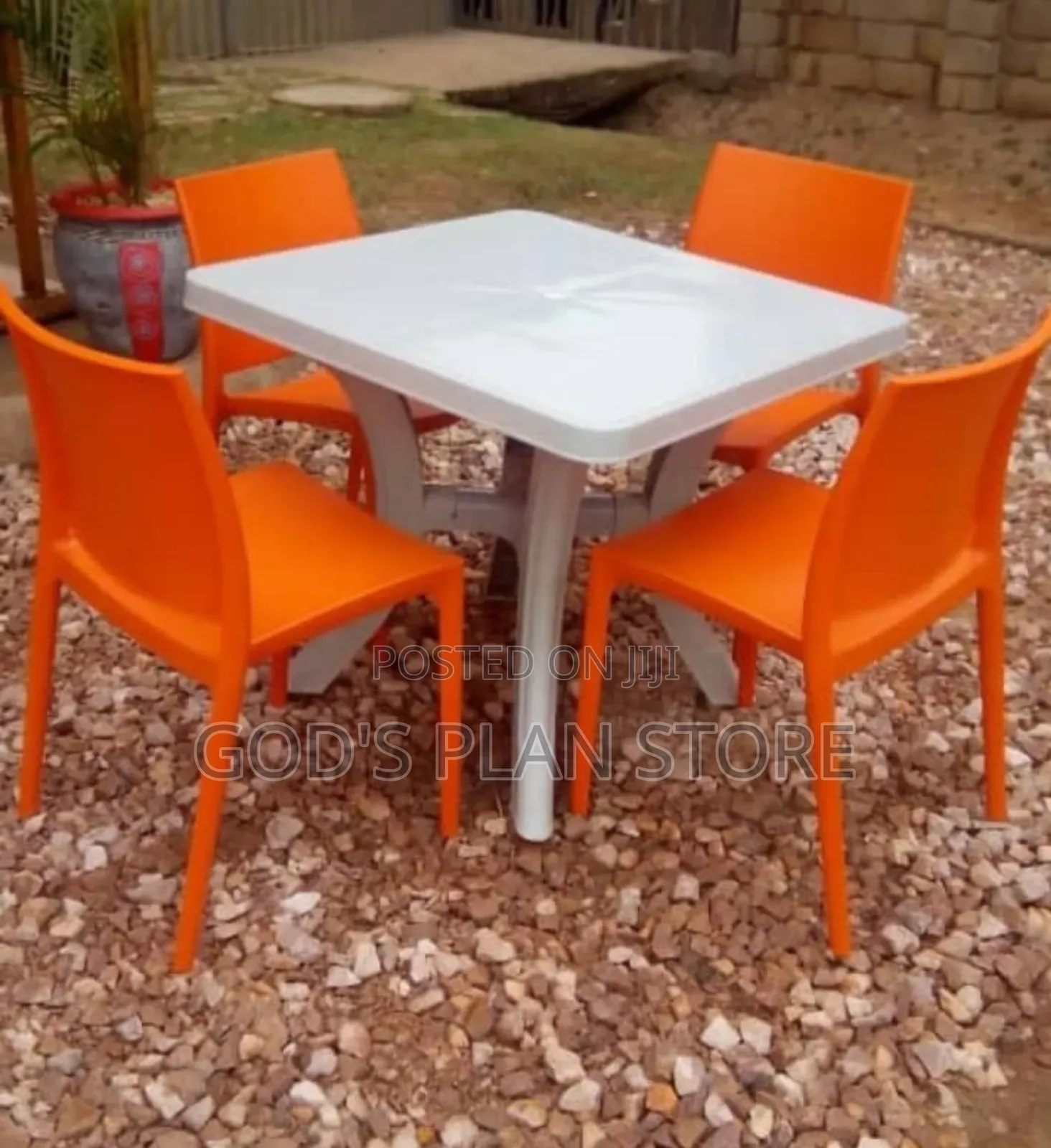 Ottoman Plastic Table and Chairs Set for Restaurant and Bar Set