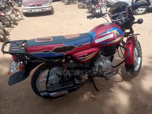 Bajaj XCD 135 2025 Red