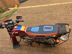 TVS HLX 125 2022 Red